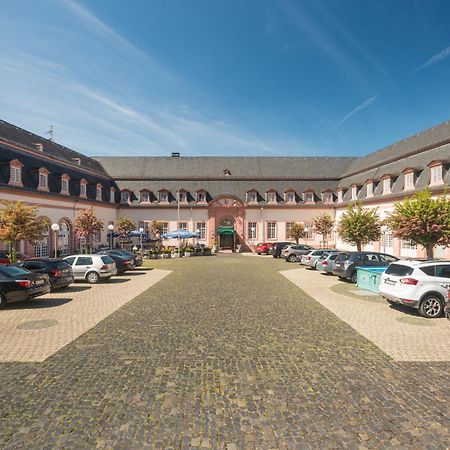 Schlosshotel Вайльбург Экстерьер фото