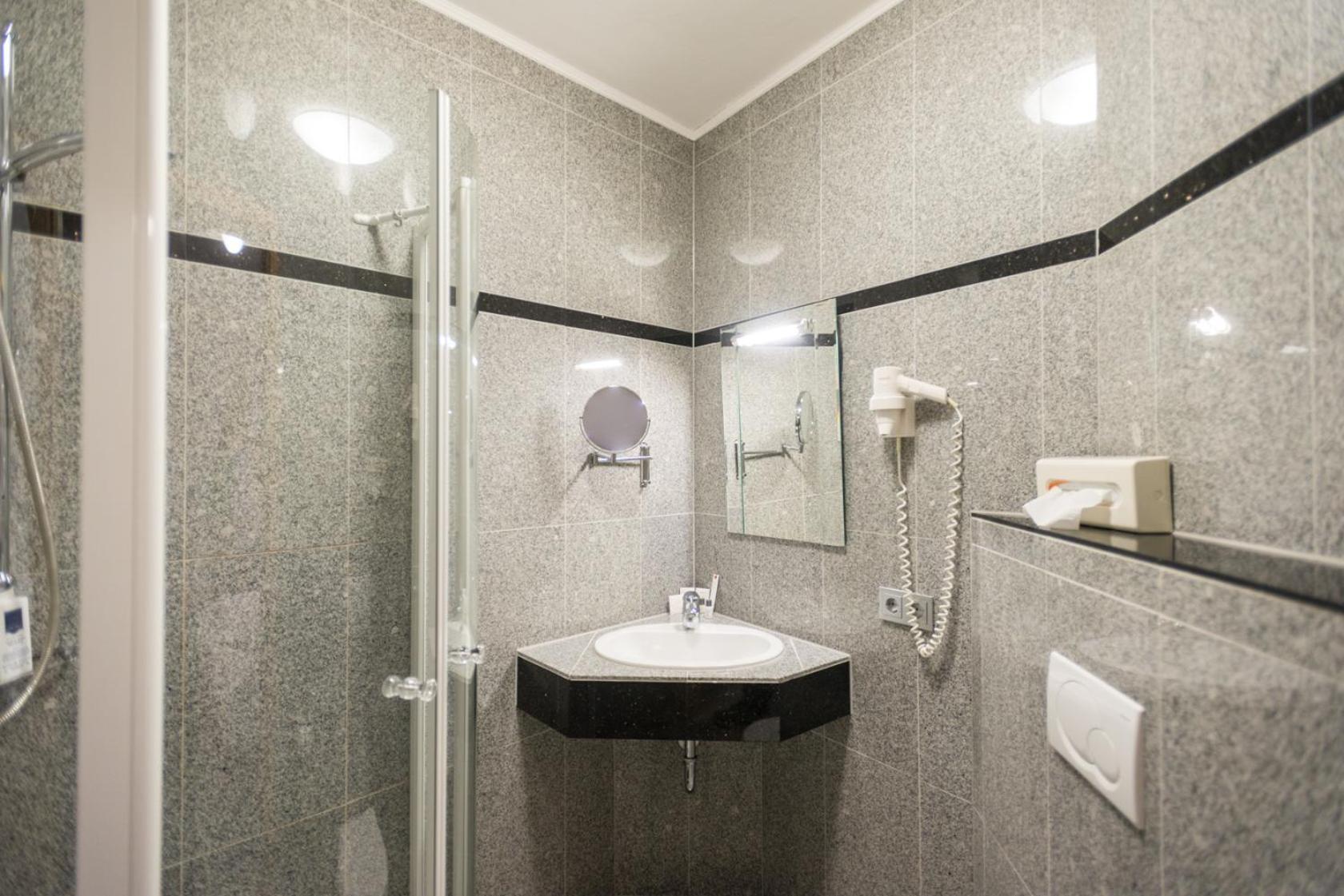 Schlosshotel Вайльбург Экстерьер фото