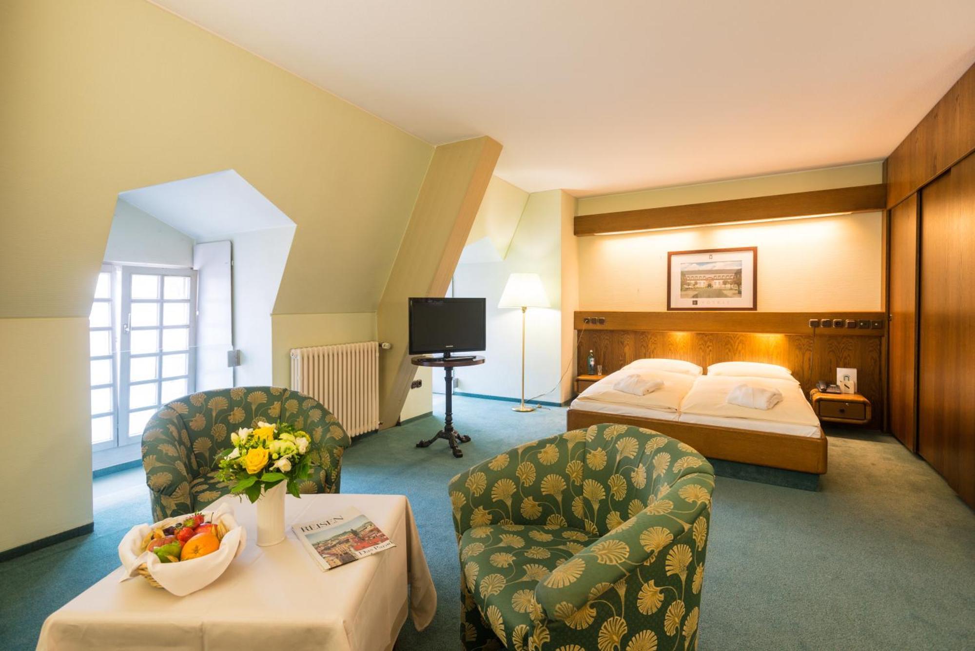 Schlosshotel Вайльбург Экстерьер фото