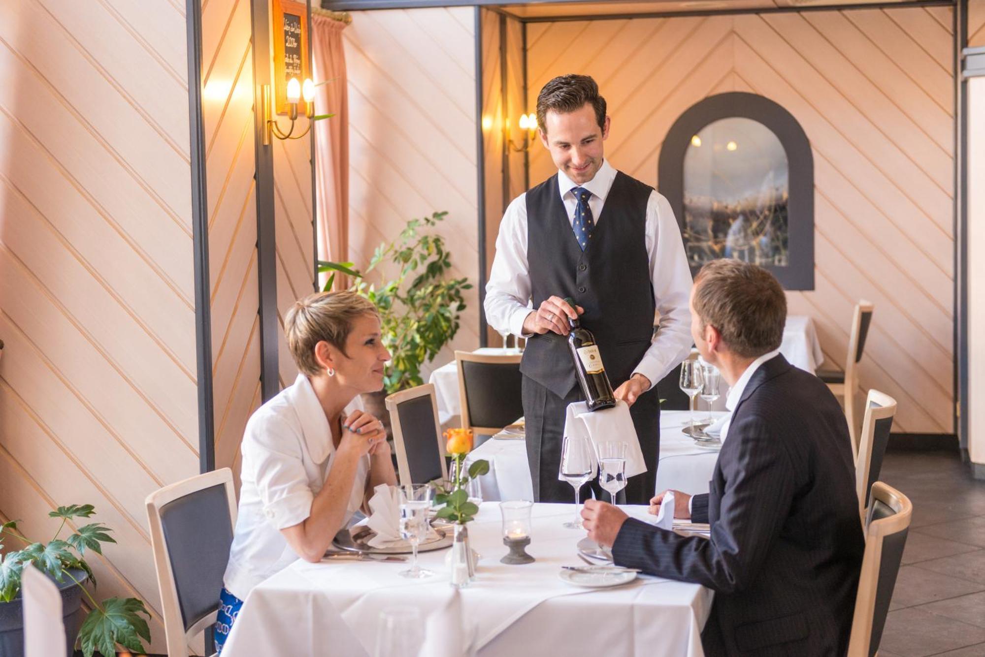 Schlosshotel Вайльбург Экстерьер фото