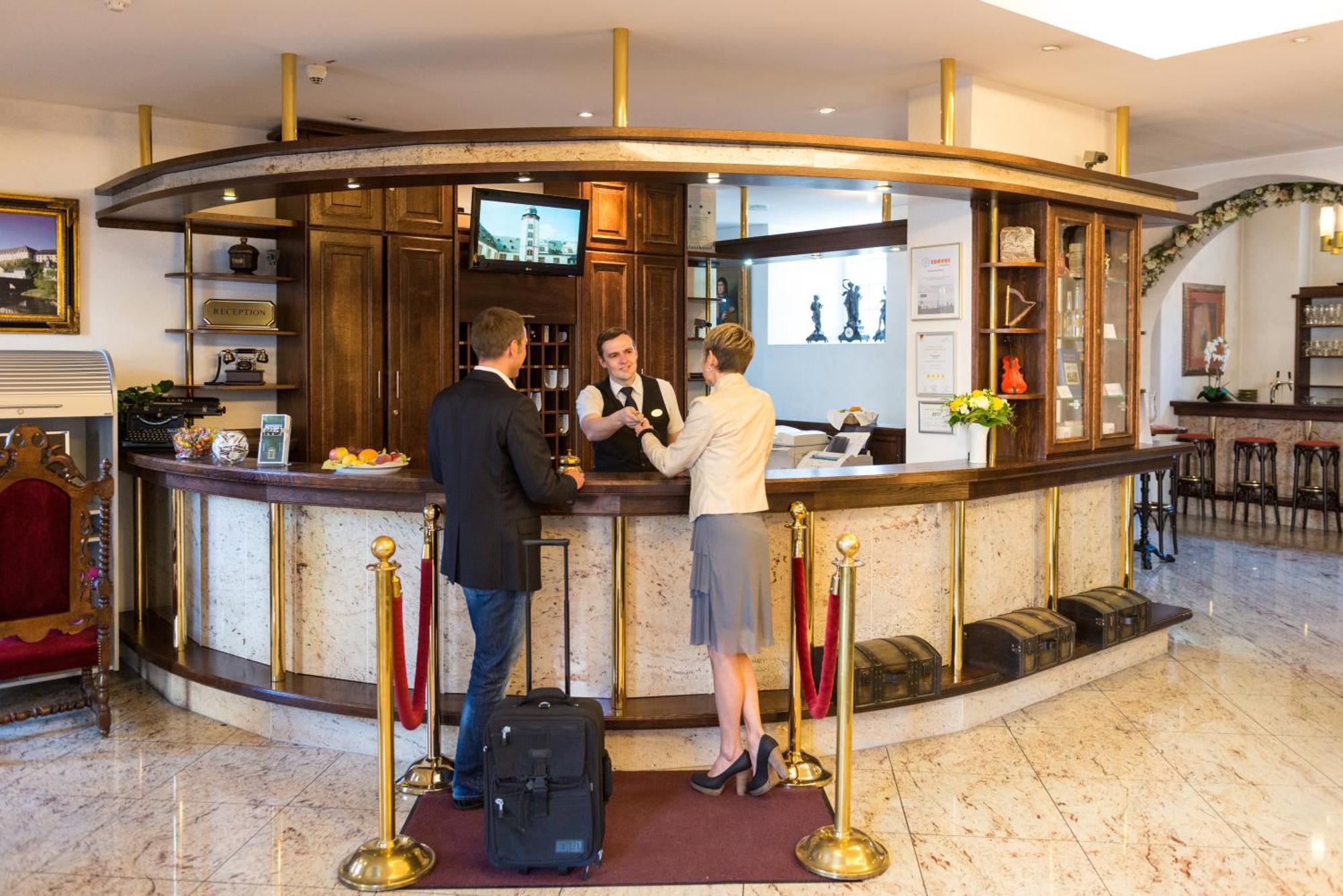 Schlosshotel Вайльбург Экстерьер фото