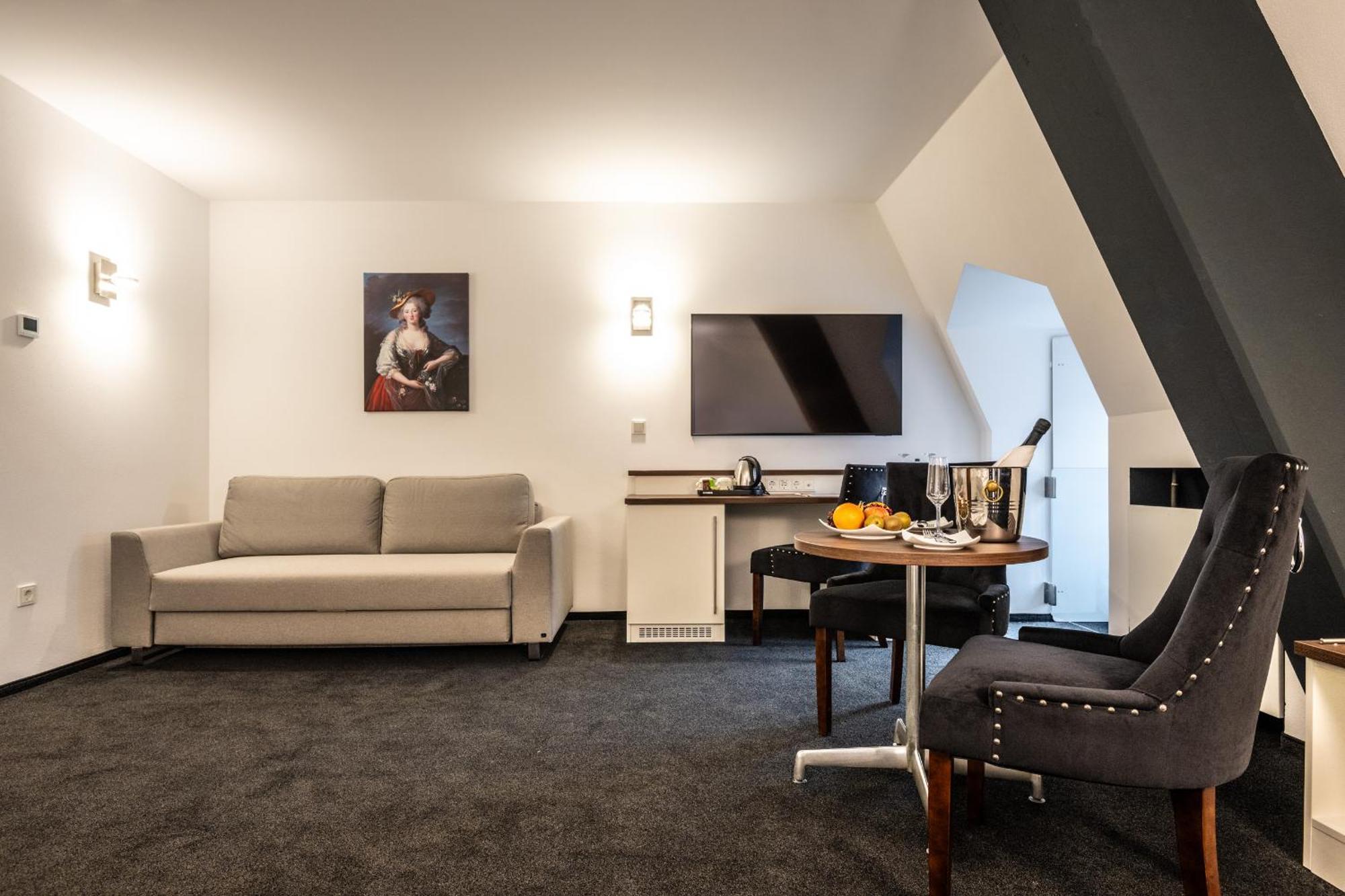 Schlosshotel Вайльбург Экстерьер фото